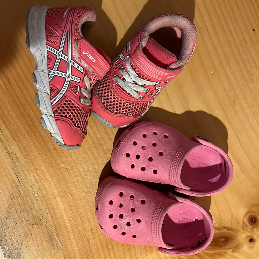 Toddler size 5 shoes